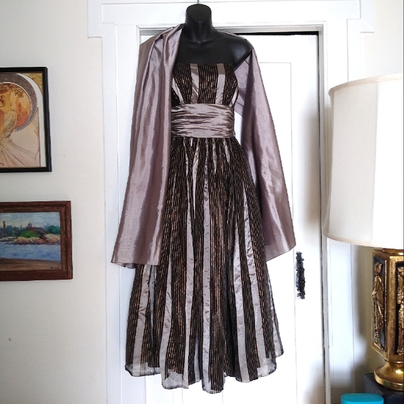 VINTAGE 1950s Strapless Black Metallic Silver and Gold Evening Dress with Shawl - Picture 1 of 15